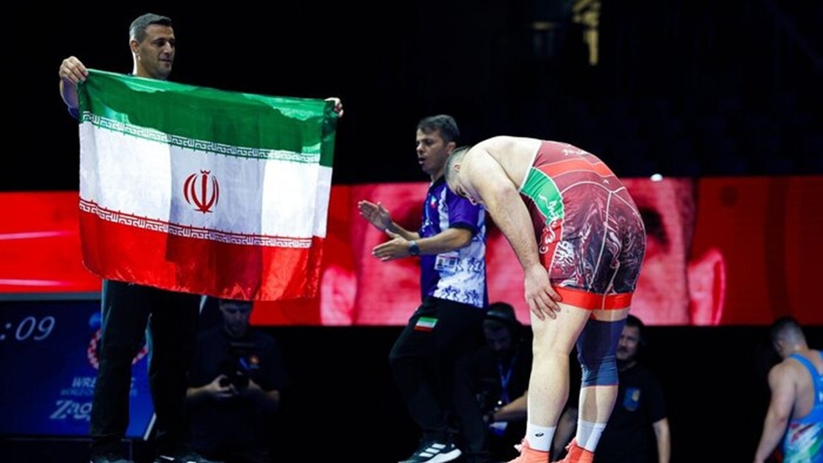 فرنگی‌کاران قهرمان + فیلم